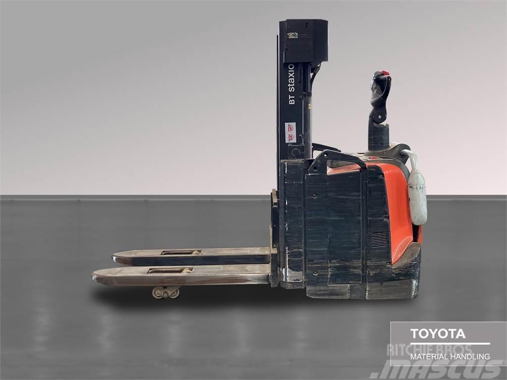Toyota SPE140L Ručne vedené vysokozdvižné vozíky