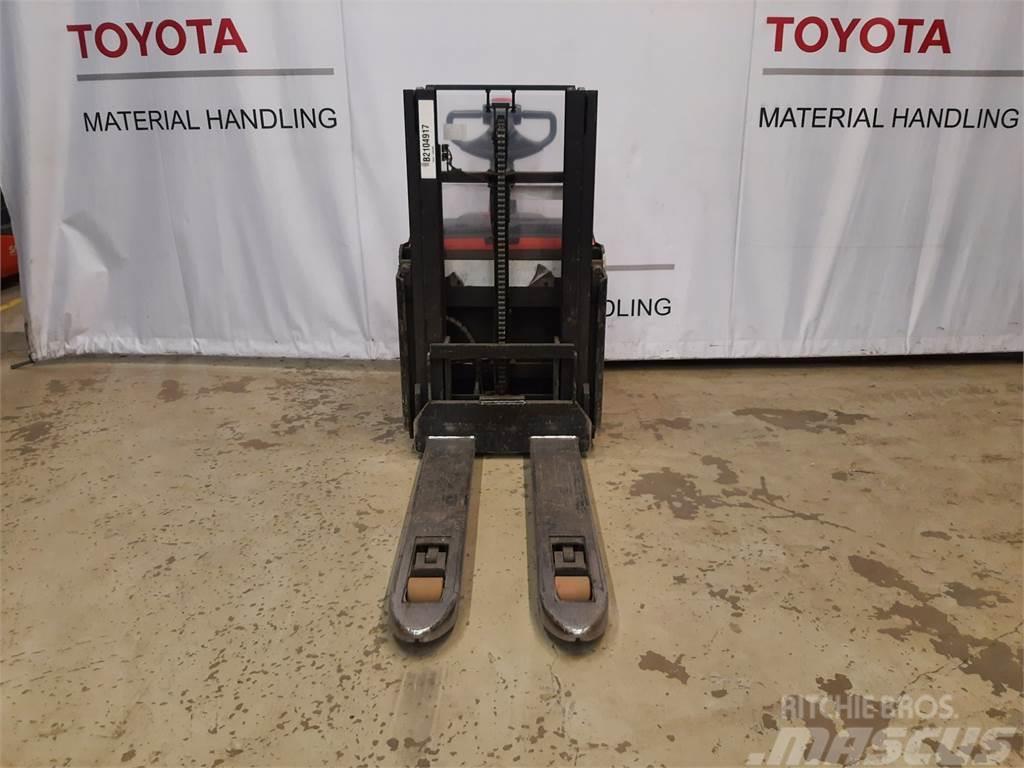 Toyota SWE200D Ručne vedené vysokozdvižné vozíky