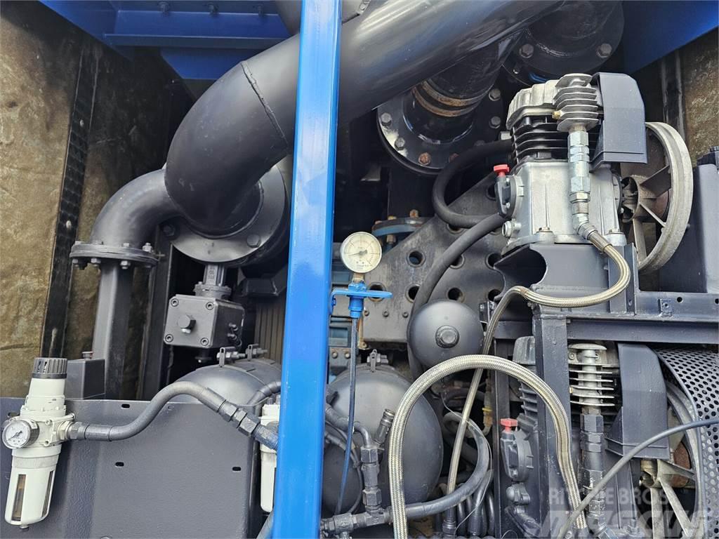 MAN TGS 35.400 Saugbagger KAISER MORO Vacuum suction - Kombinované/Čerpacie cisterny