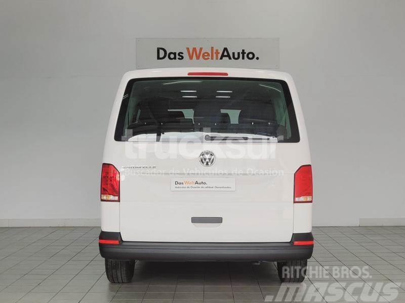 Volkswagen CARAVELLE 6.1 2.0 TDI (110 CV) 5 VEL. Skriňová nadstavba