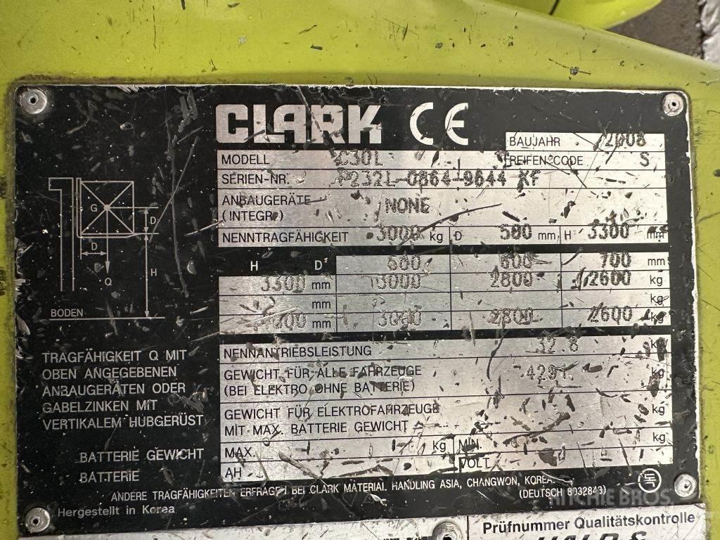 Clark C 30 L - TRIPLEX 4,8 m LPG vozíky