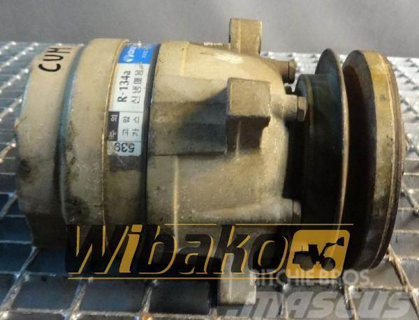 Daewoo Air conditioning compressor Daewoo J639 5110539 Motory